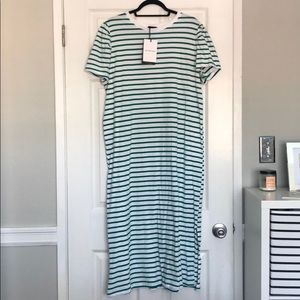 T-shirt maxi dress white and green stripe